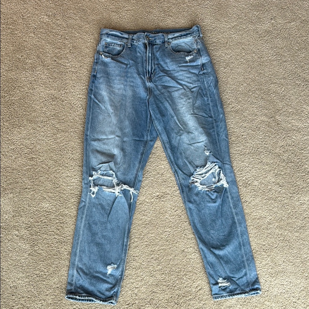 American Eagle Strigid Ripped Mom Jean